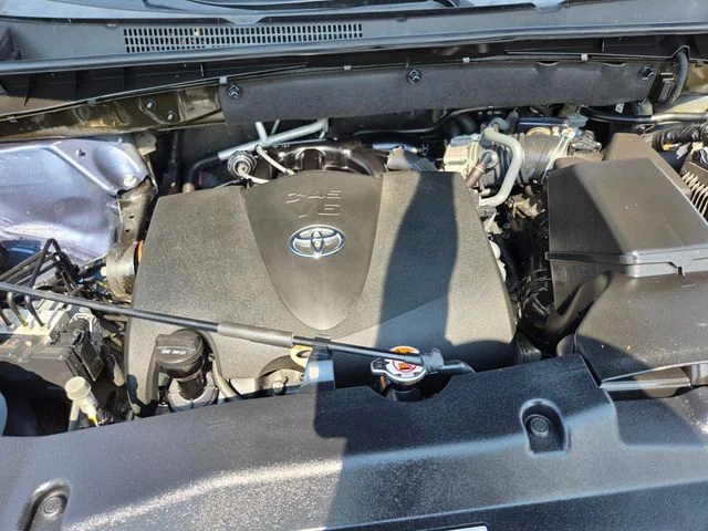 Used 2019 Blue Toyota XLE image 22