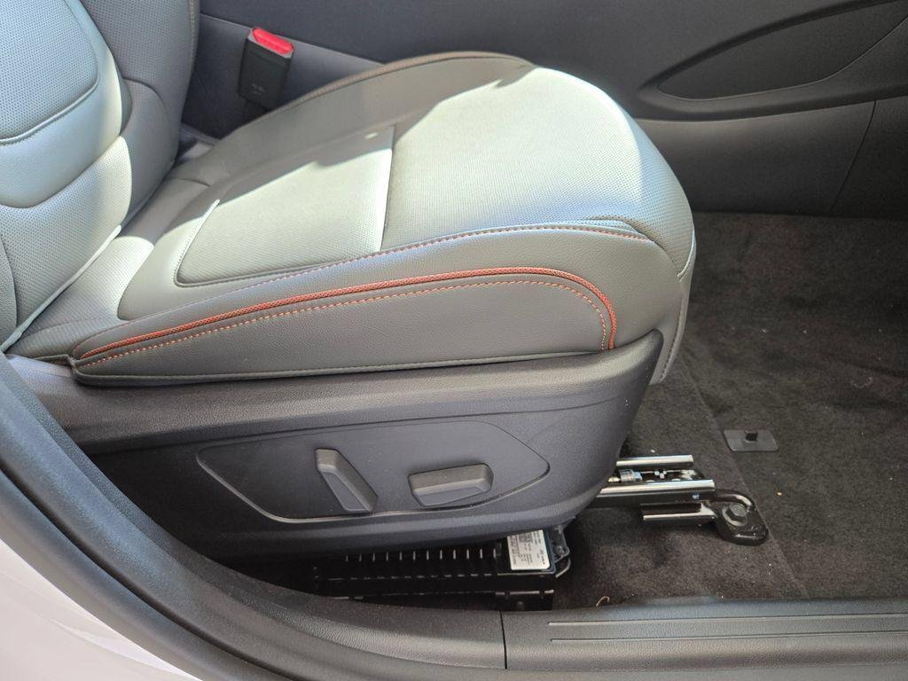 2025 Hyundai Santa Cruz Limited - Photo 6