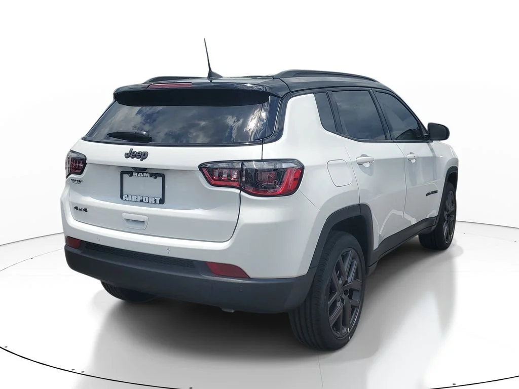 New 2026 White/off-white Jeep Limited image 4
