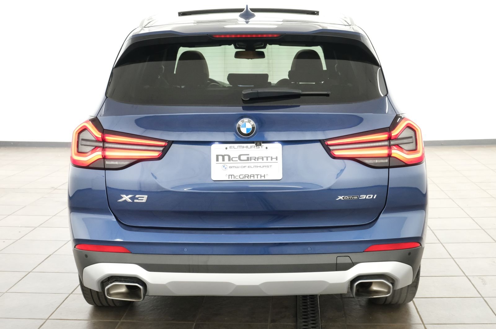 Used 2022 Phytonic Blue Metallic BMW xDrive30i image 4