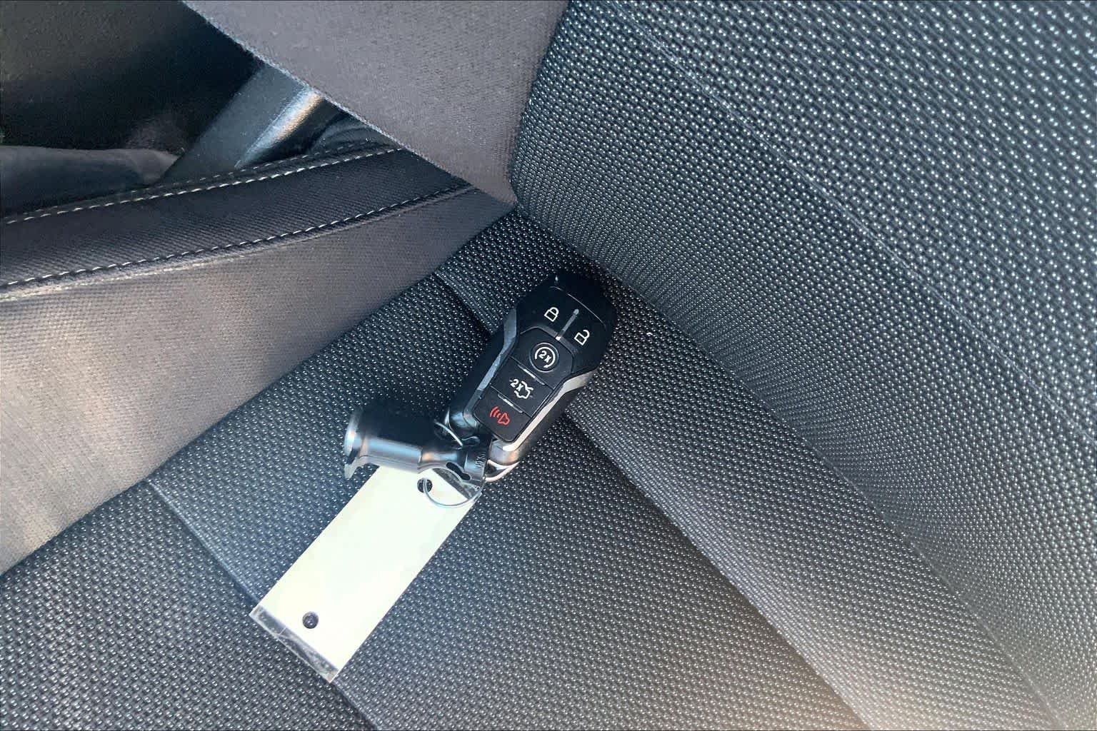 Used 2015 Black Ford V6 image 14