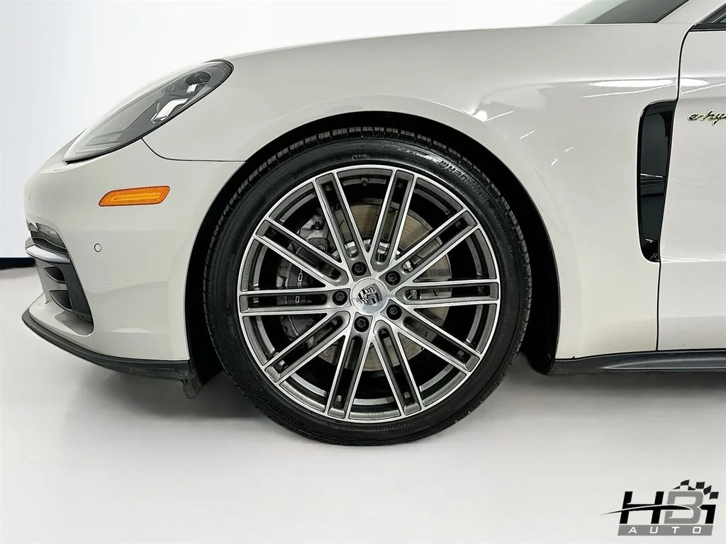 Used 2018 White Porsche 4 image 18
