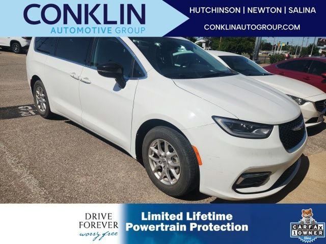 Used 2024 Bright White Clearcoat Chrysler Touring L image 1