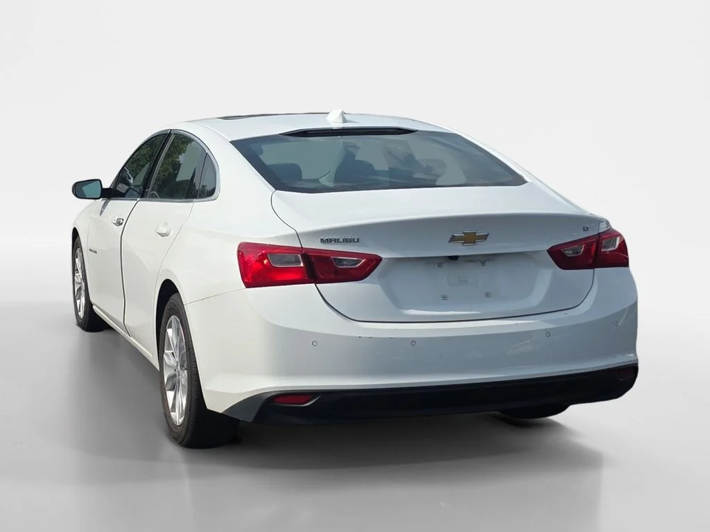 Used 2024 Summit White Chevrolet LT image 6