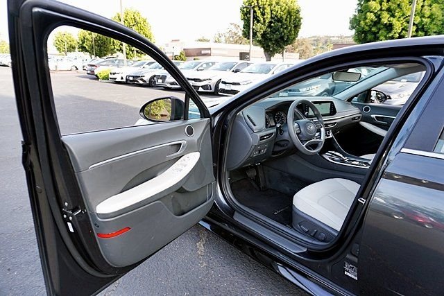 Used 2023 Gray Hyundai SEL image 34