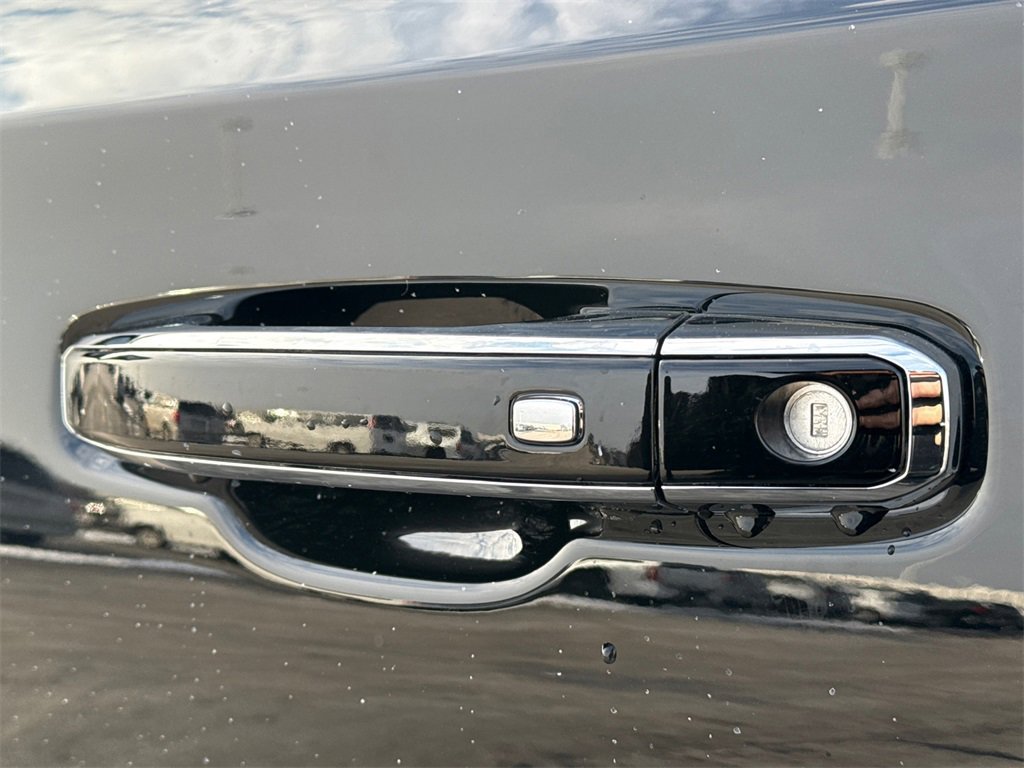 2026 GMC YUKON - Image 12