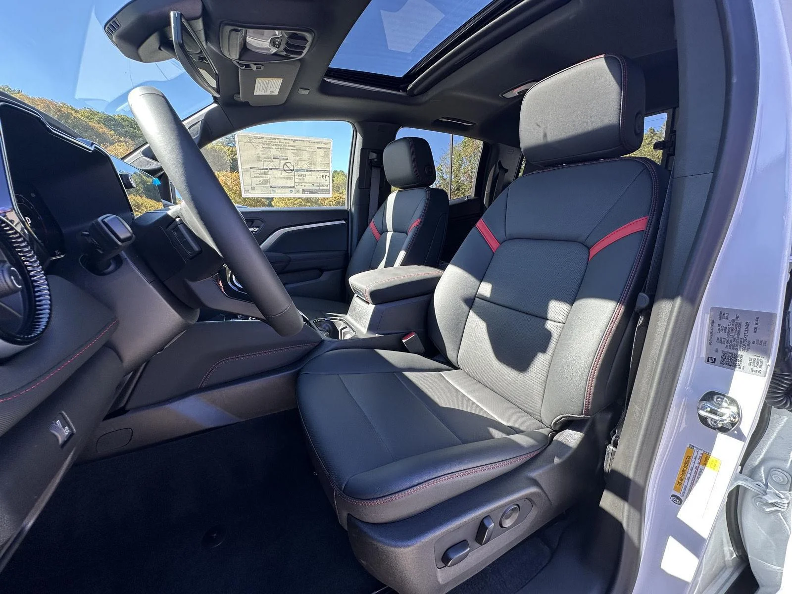 2026 Chevrolet Colorado Z71 - Photo 9