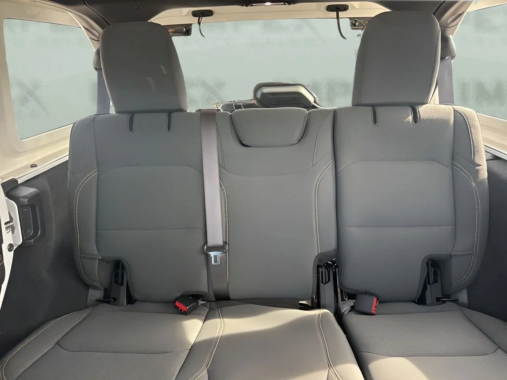 Used 2025 White Jeep Sahara image 10