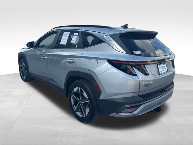 Used 2025 Silver Hyundai SEL Convenience image 3