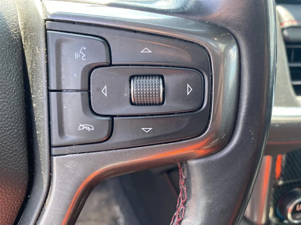 Used 2022 Iridescent Pearl Tricoat Chevrolet RST image 16