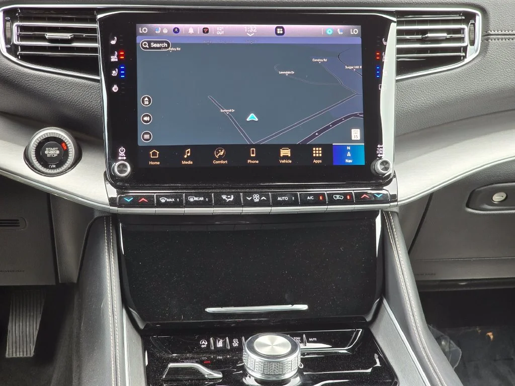 New 2026 White Jeep Limited Altitude image 30