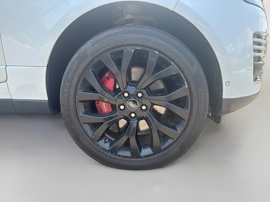 Used 2020 Fuji White Land Rover HSE image 11