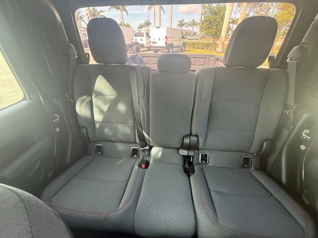 2025 Jeep Gladiator Rubicon - Photo 25