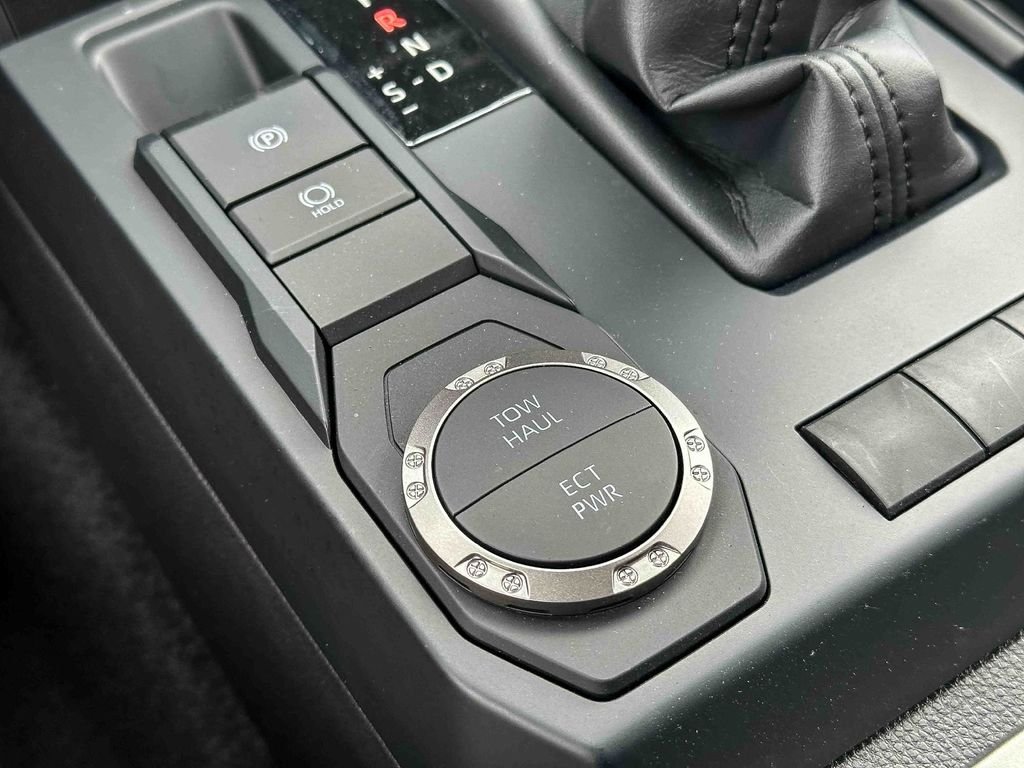 2025 Toyota Tacoma SR5 - Photo 23