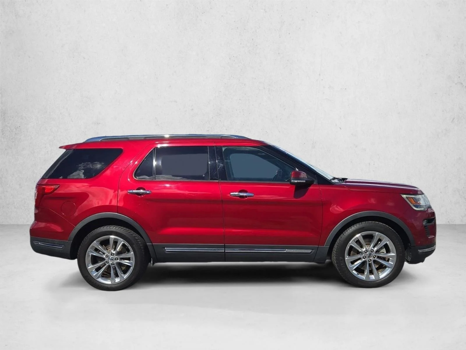Used 2018 Ruby Red Metallic Tinted Clearcoat Ford Limited image 4