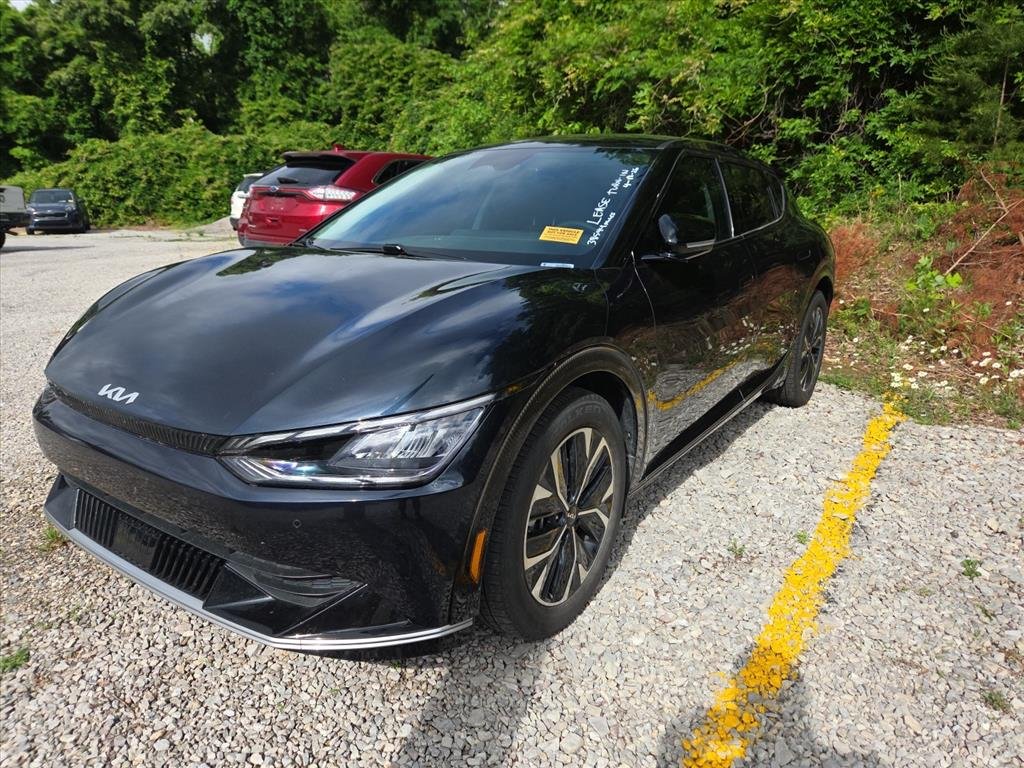 2023 Kia EV6 Wind's photo