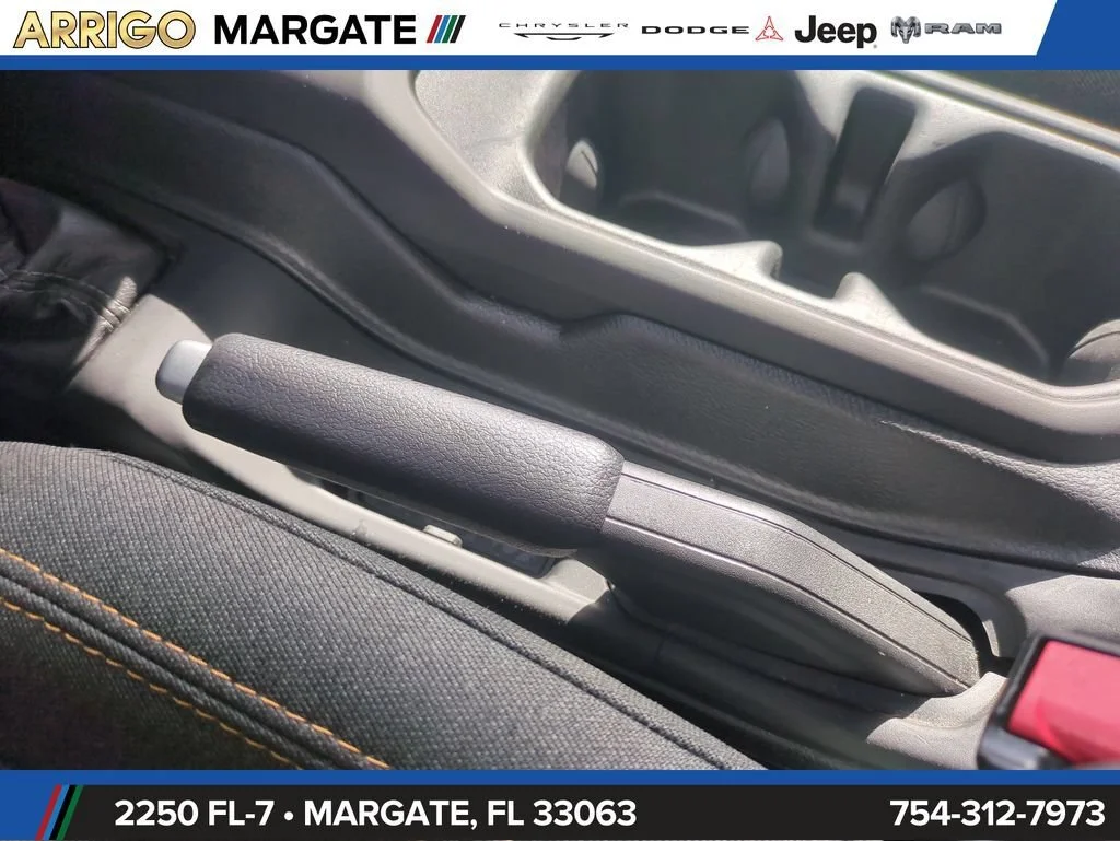 Used 2025 Granite Crystal Metallic Clearcoat Jeep Sahara image 26