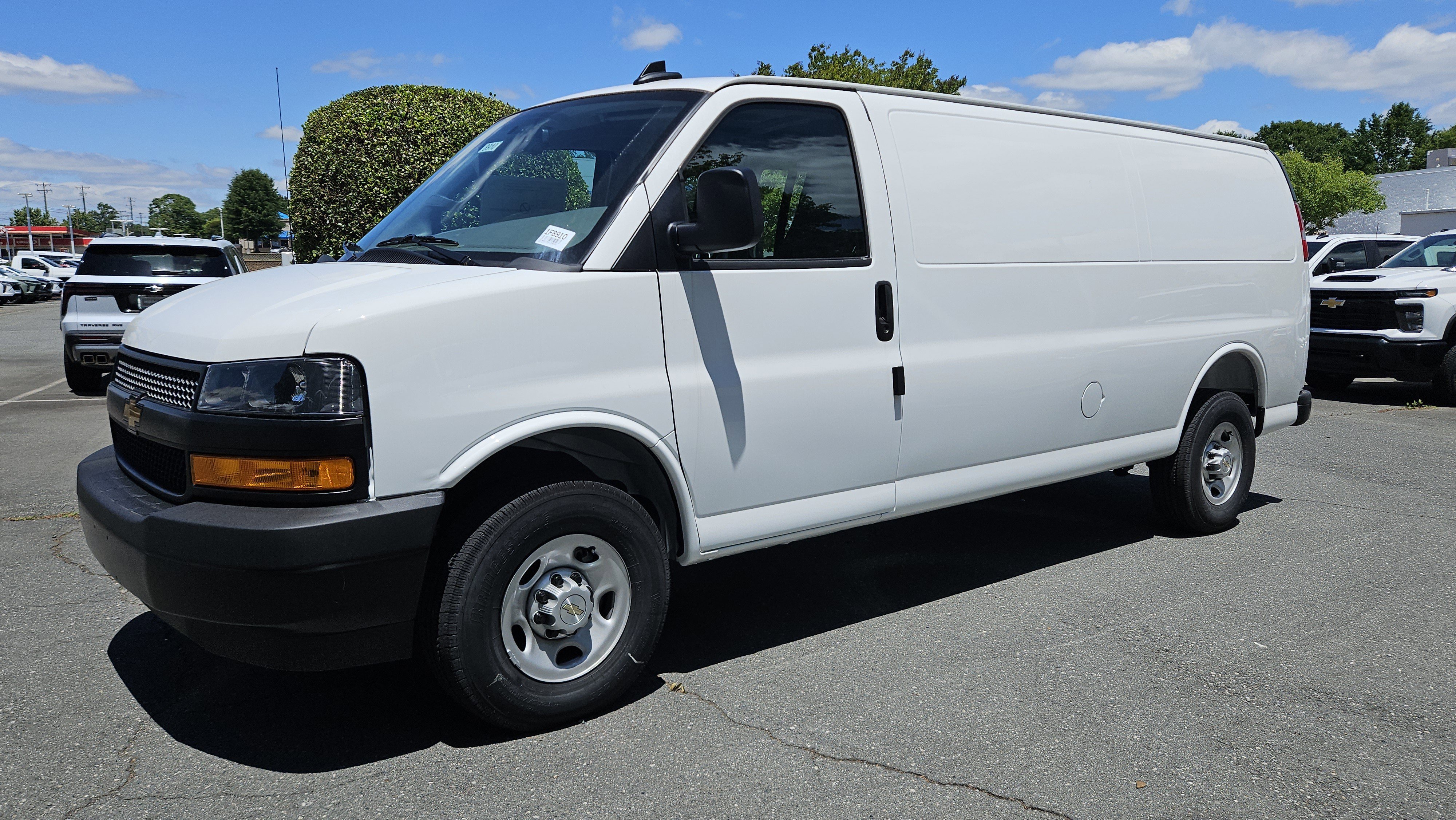 2025 Chevrolet Express 2500 Extended Work Van HD's photo