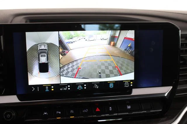 Used 2023 Summit White Chevrolet  image 22