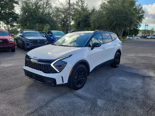 Used 2025 White Kia X-Pro Prestige image 4