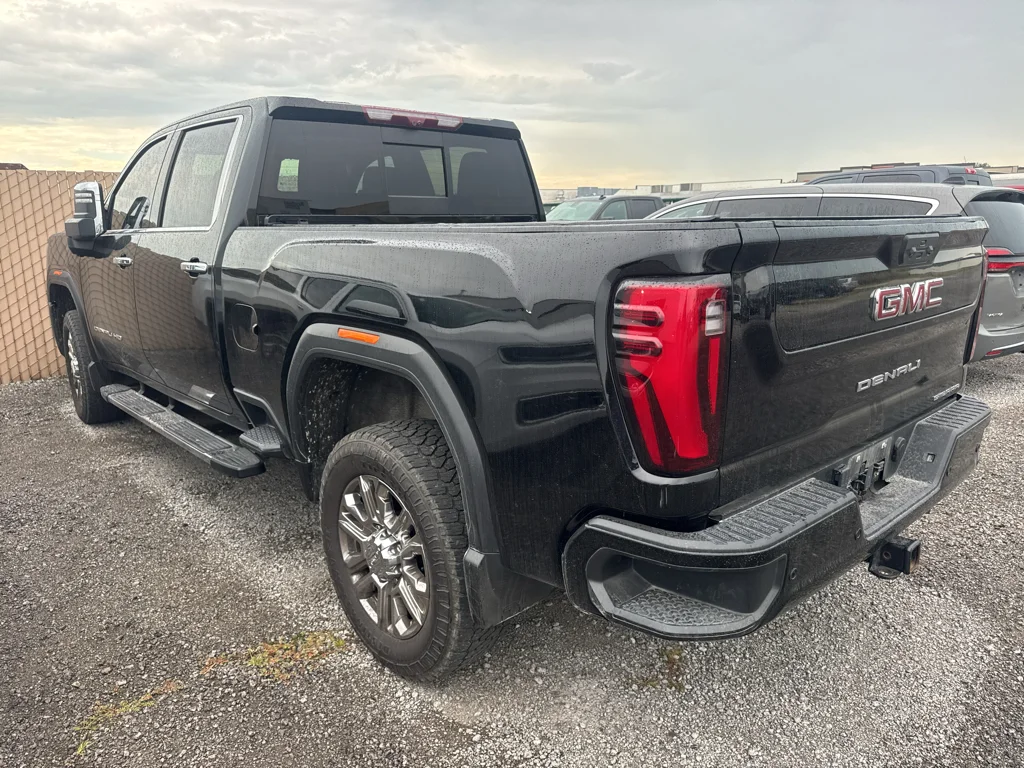 Used 2024 Onyx Black GMC Denali image 7