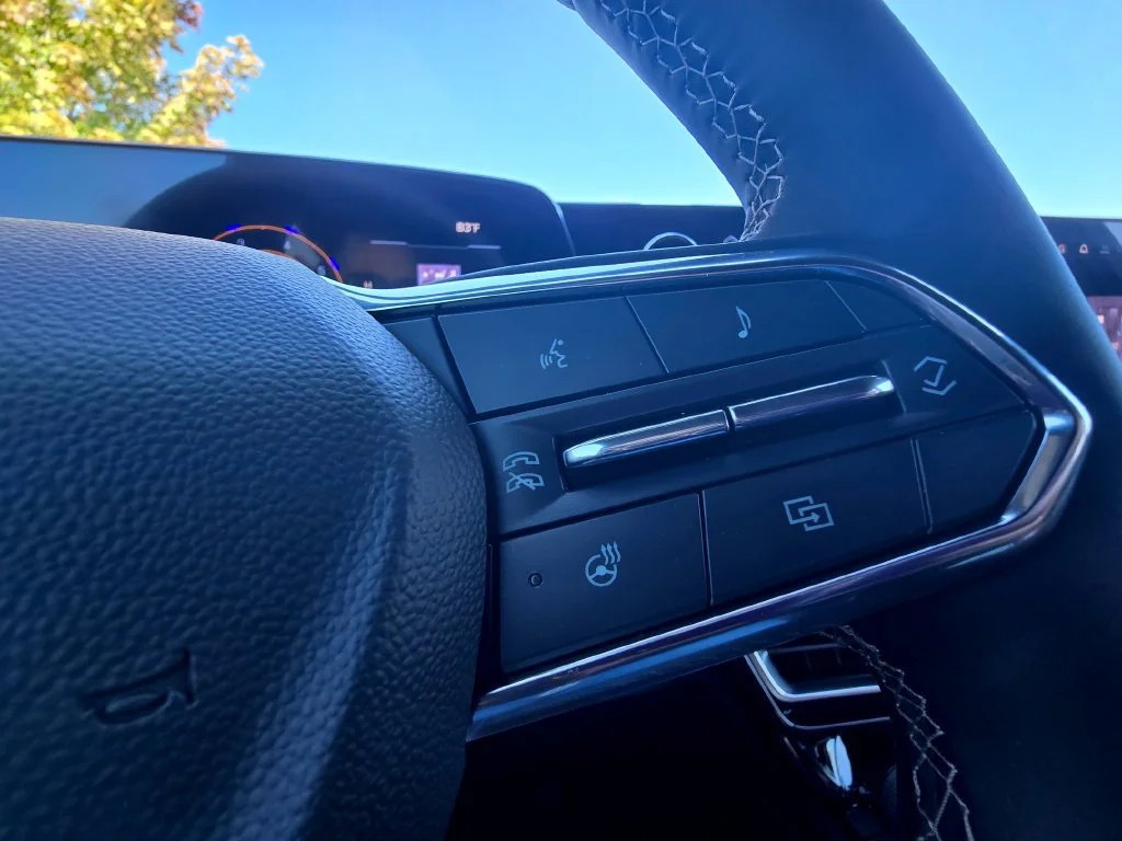 2027 Chevrolet Traverse Z71 - Photo 24