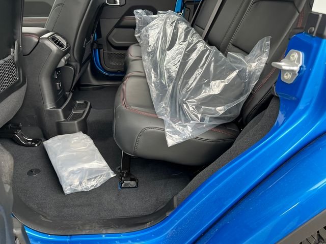 New 2026 Hydro Blue Pearl-Coat Exterior Paint Jeep Rubicon image 12