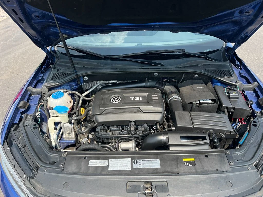 Used 2017 Blue Volkswagen SEL Premium image 42