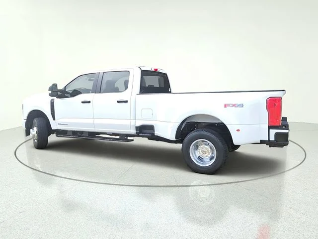 New 2026 Oxford White Ford F-350® XL image 30
