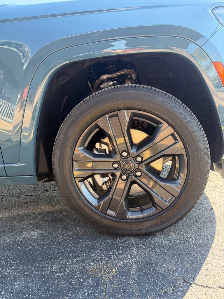 New 2027 Steel Blue Paint Jeep Limited Reserve image 34