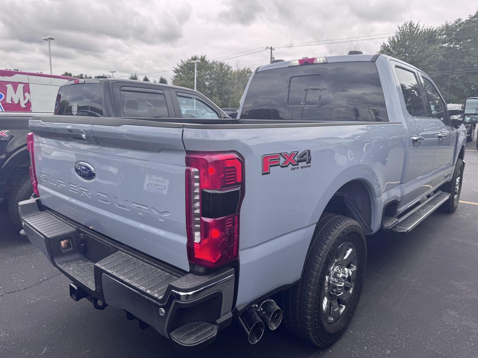 Used 2026 Glacier Gray Metallic Tri-Coat Ford Lariat image 4