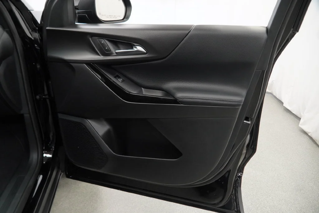 New 2027 Mosaic Black Metallic Chevrolet LT image 36