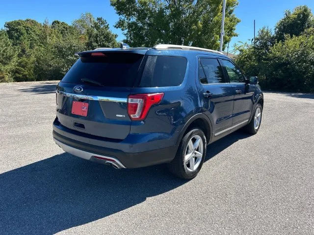 Used 2016 Blue Ford XLT image 3