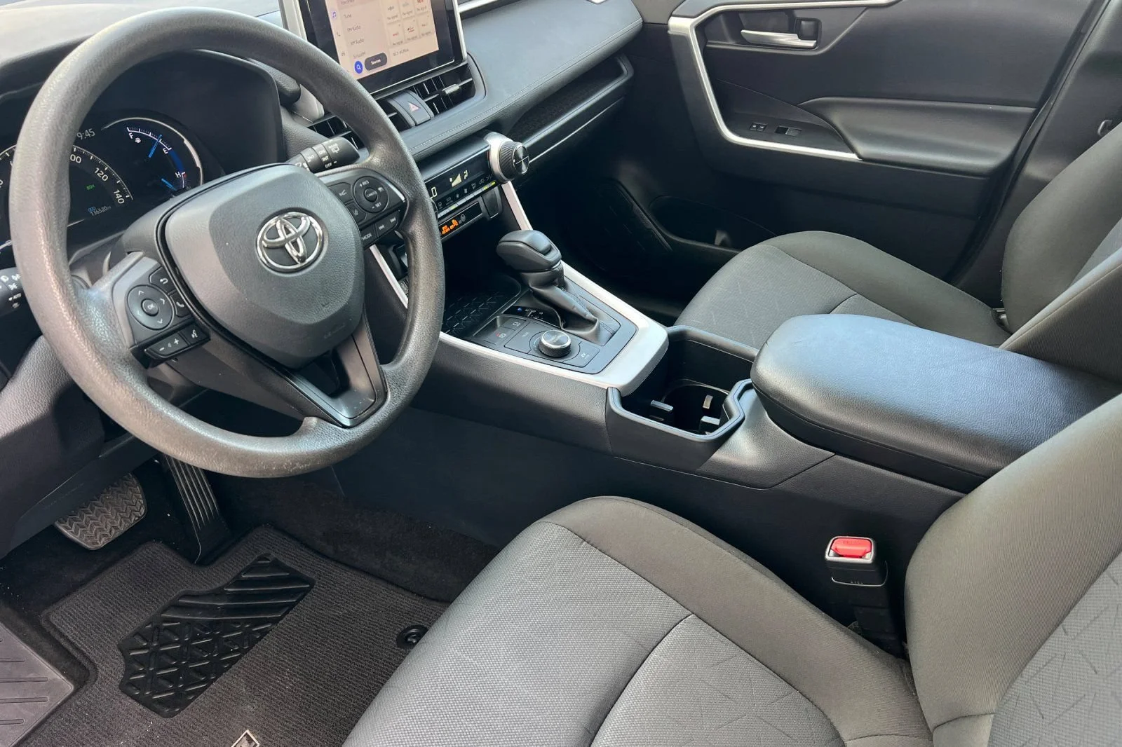 Used 2025 White Toyota Hybrid XLE image 10