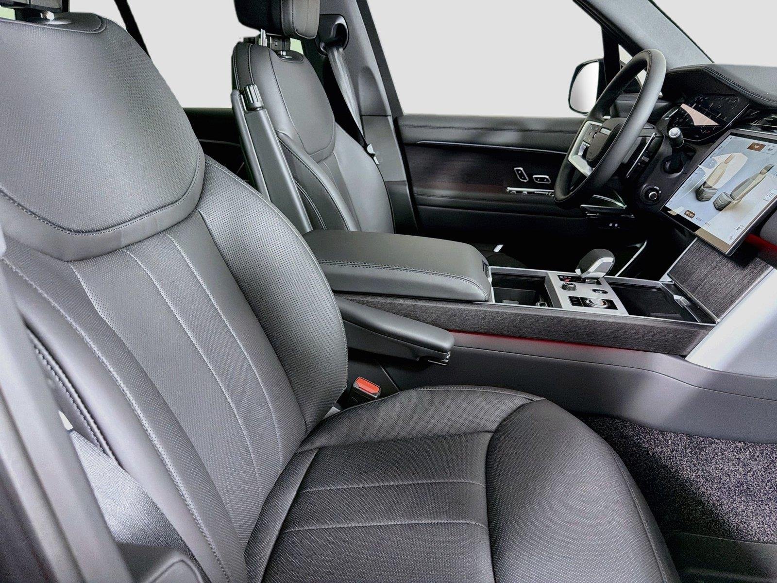 New 2027 Carpathian Grey Land Rover SE image 29