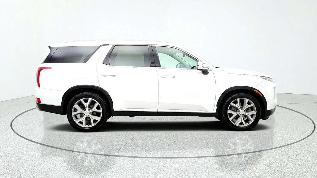 Used 2021 Hyper White Hyundai SEL AWD image 4