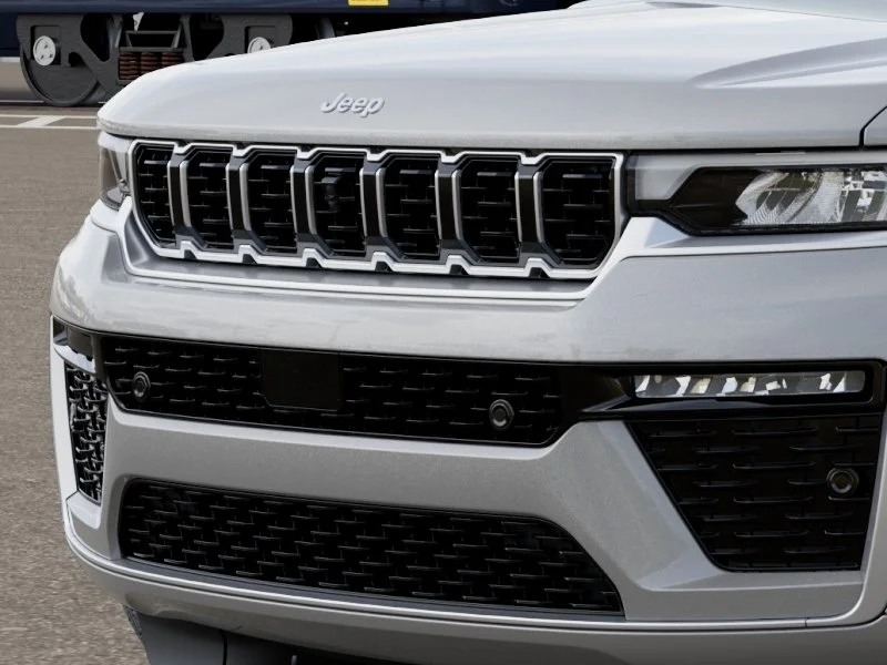 New 2026 Silver Zynith Exterior Paint Jeep Summit image 7