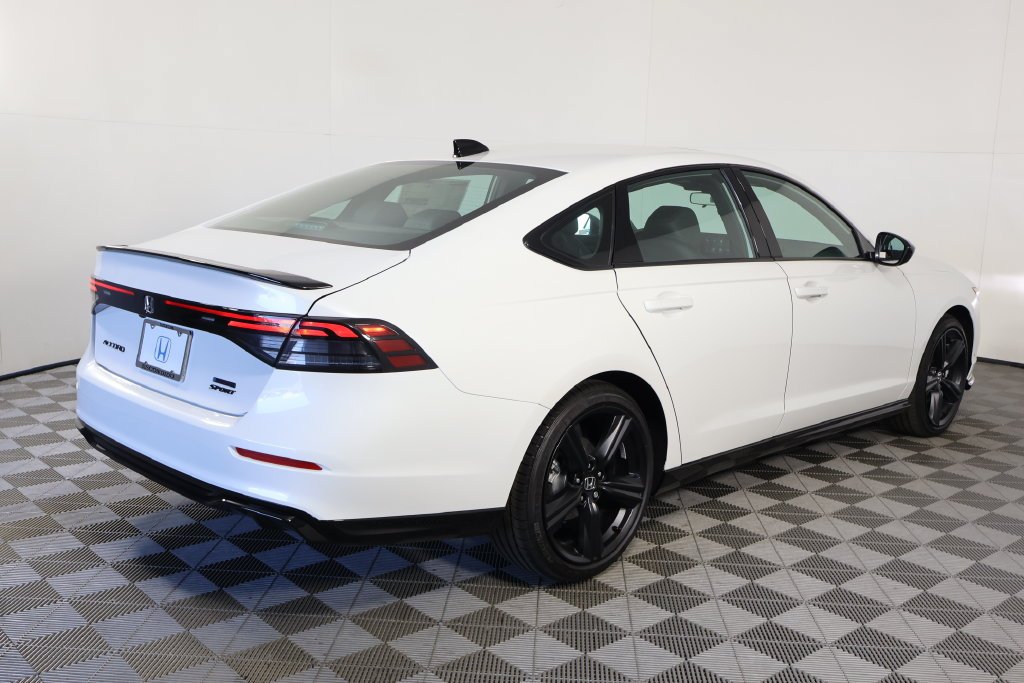 New 2026 Platinum White Pearl Honda Sport-L image 2