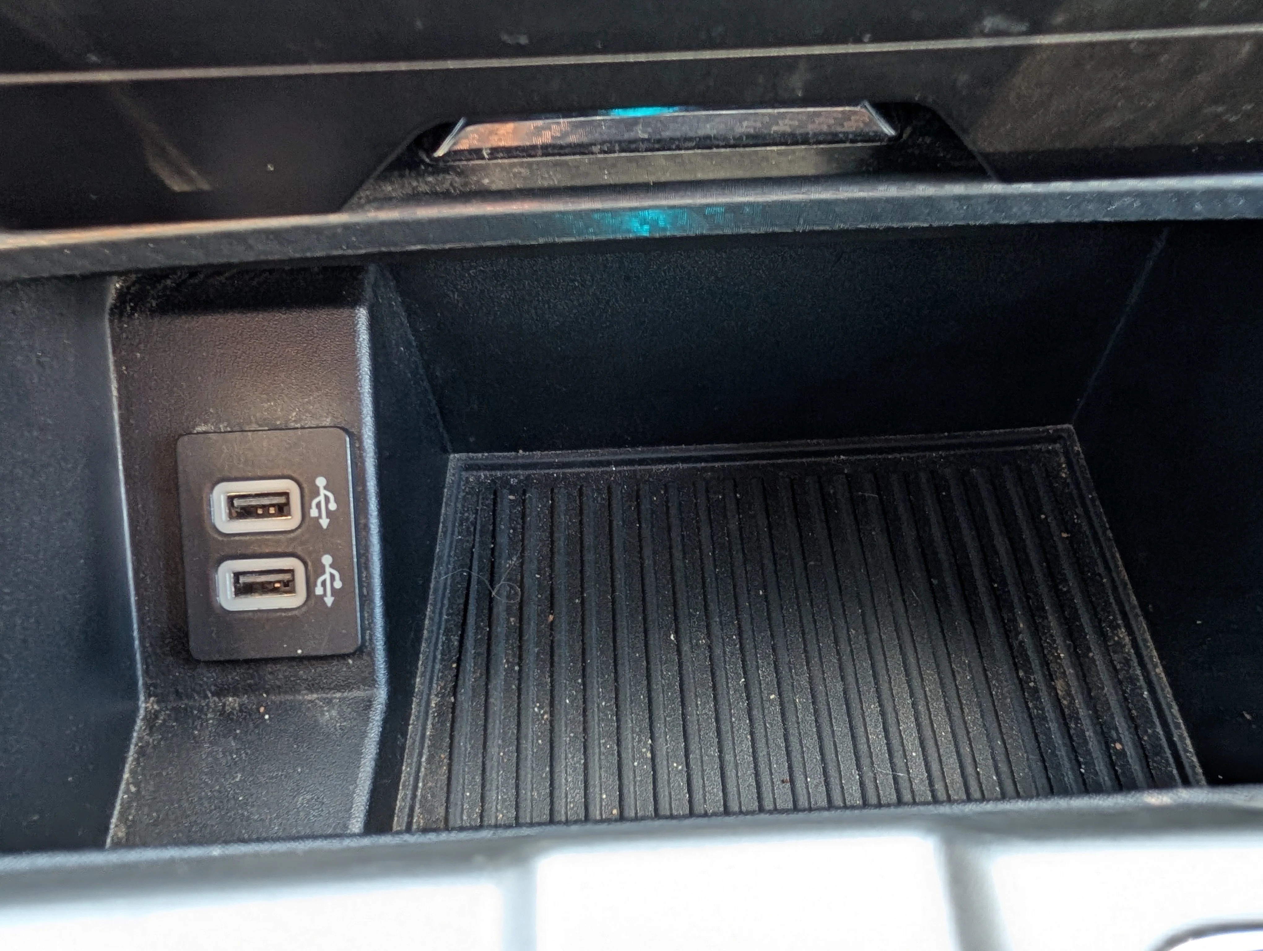 Used 2019 Agate Black Metallic Ford LARIAT image 33