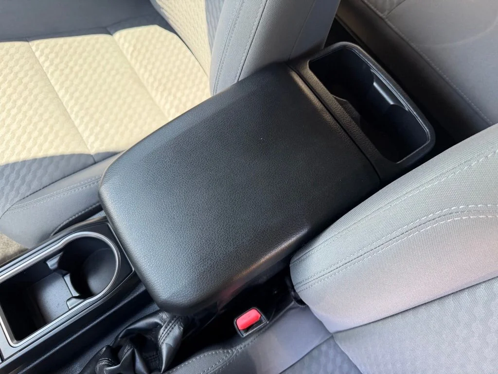 Used 2022 White Toyota SR image 25