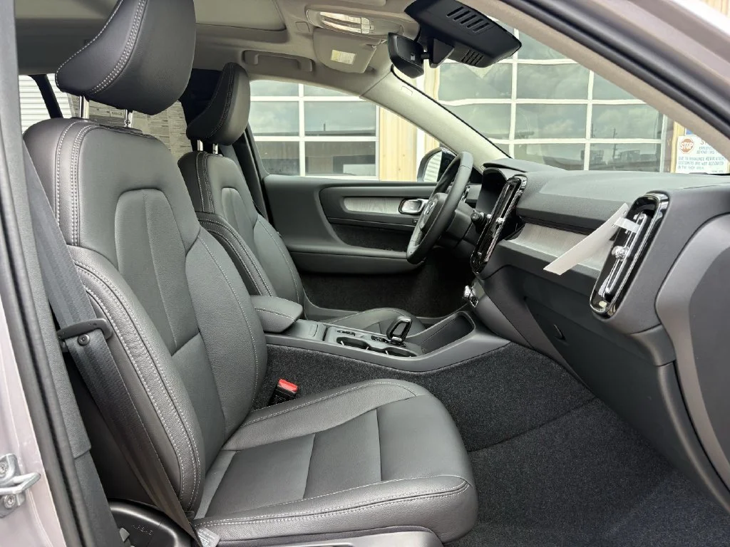 New 2026 Aurora Silver Volvo Core image 28