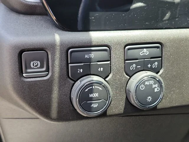 2023 Chevrolet Silverado 1500 LT - Photo 23