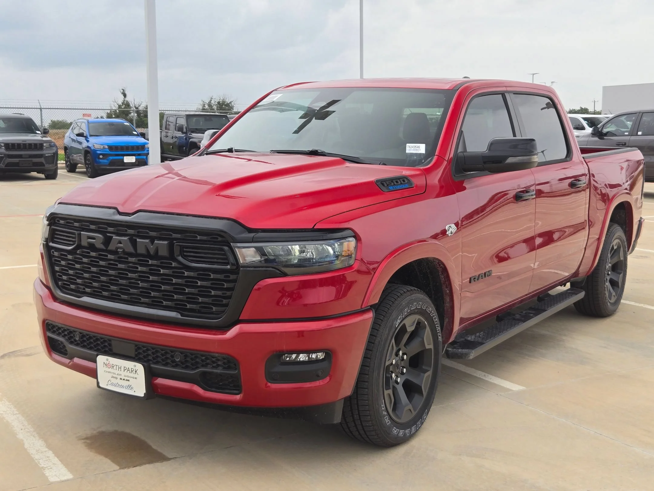 New 2026 Molten Red Pearl-Coat Exterior Paint RAM Big Horn/Lone Star image 7