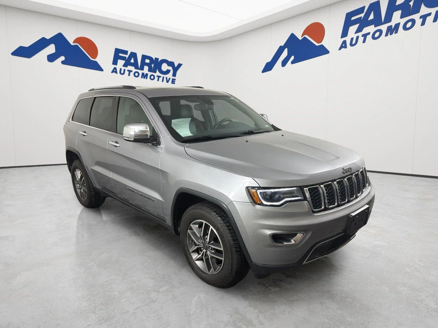 Used 2020 Billet Silver Metallic Clearcoat Jeep Limited image 3