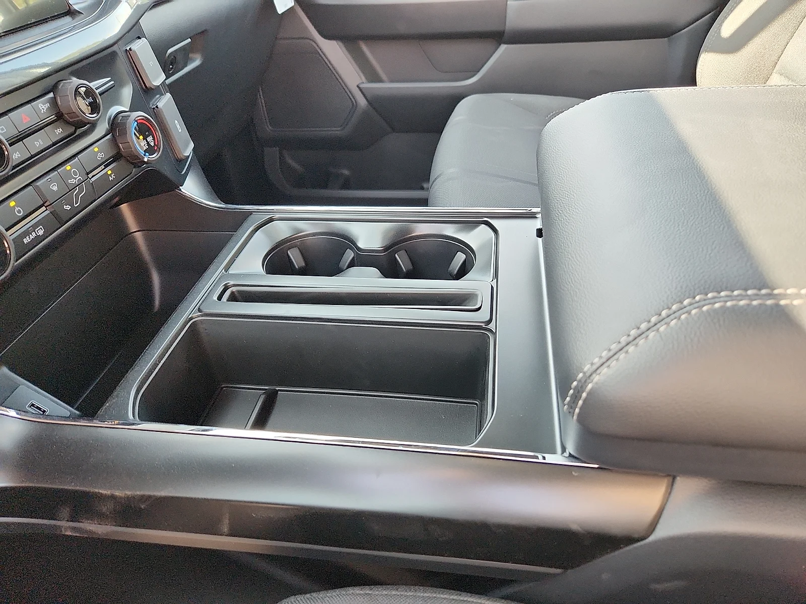 New 2026 Oxford White Ford STX image 25