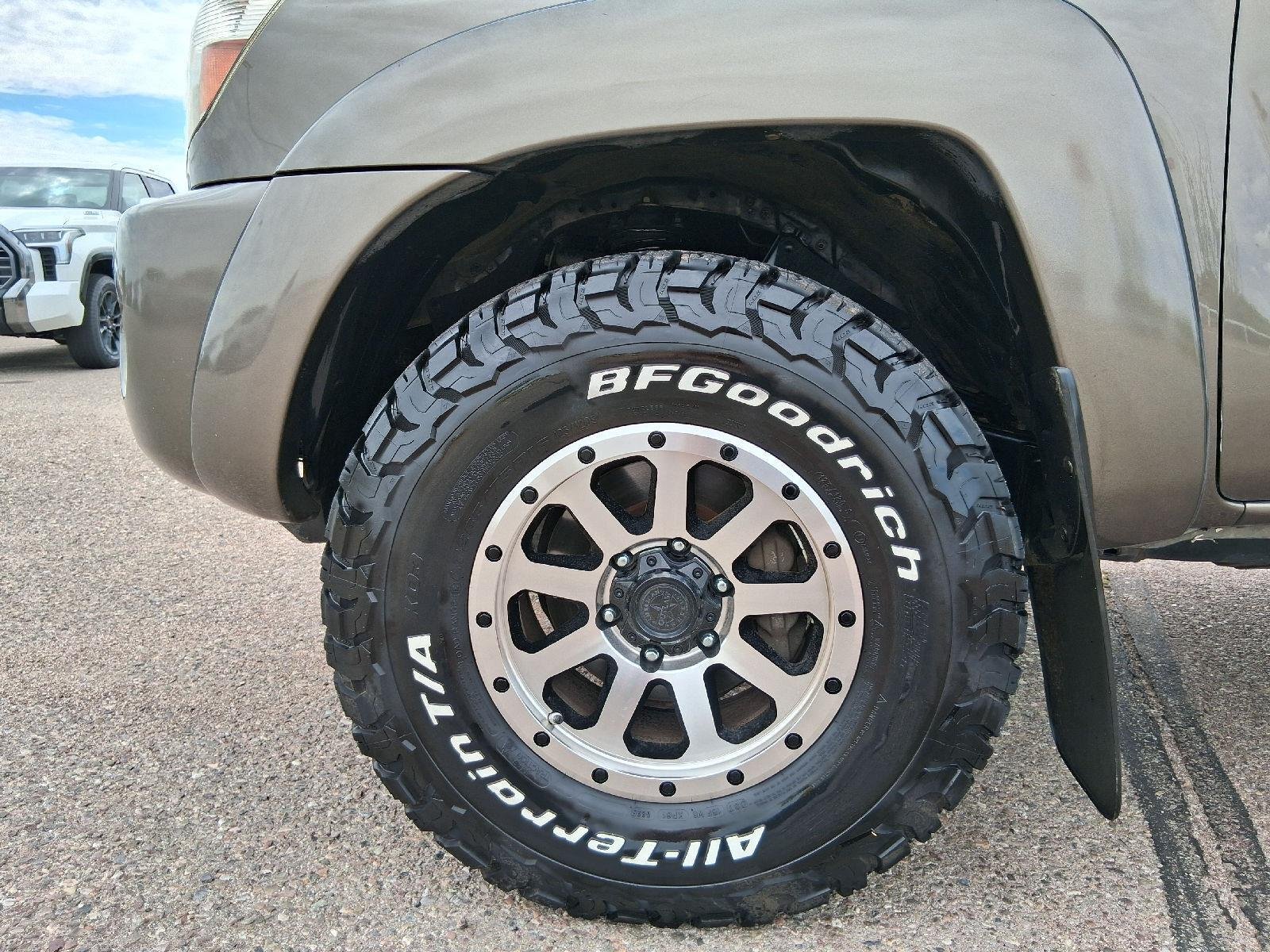 Used 2009 Pyrite Mica Toyota PreRunner image 35