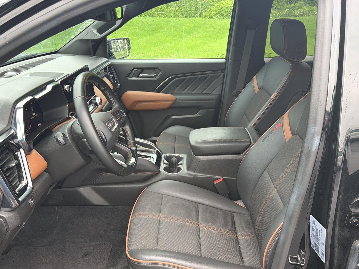 Used 2024 Onyx Black GMC 4WD AT4 image 15