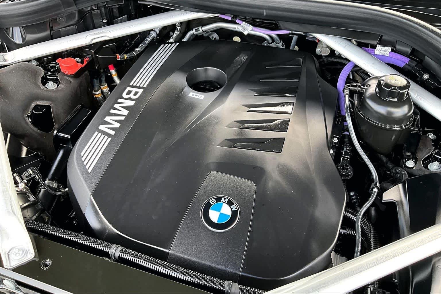 Used 2025 Black Sapphire Metallic BMW xDrive40i image 33