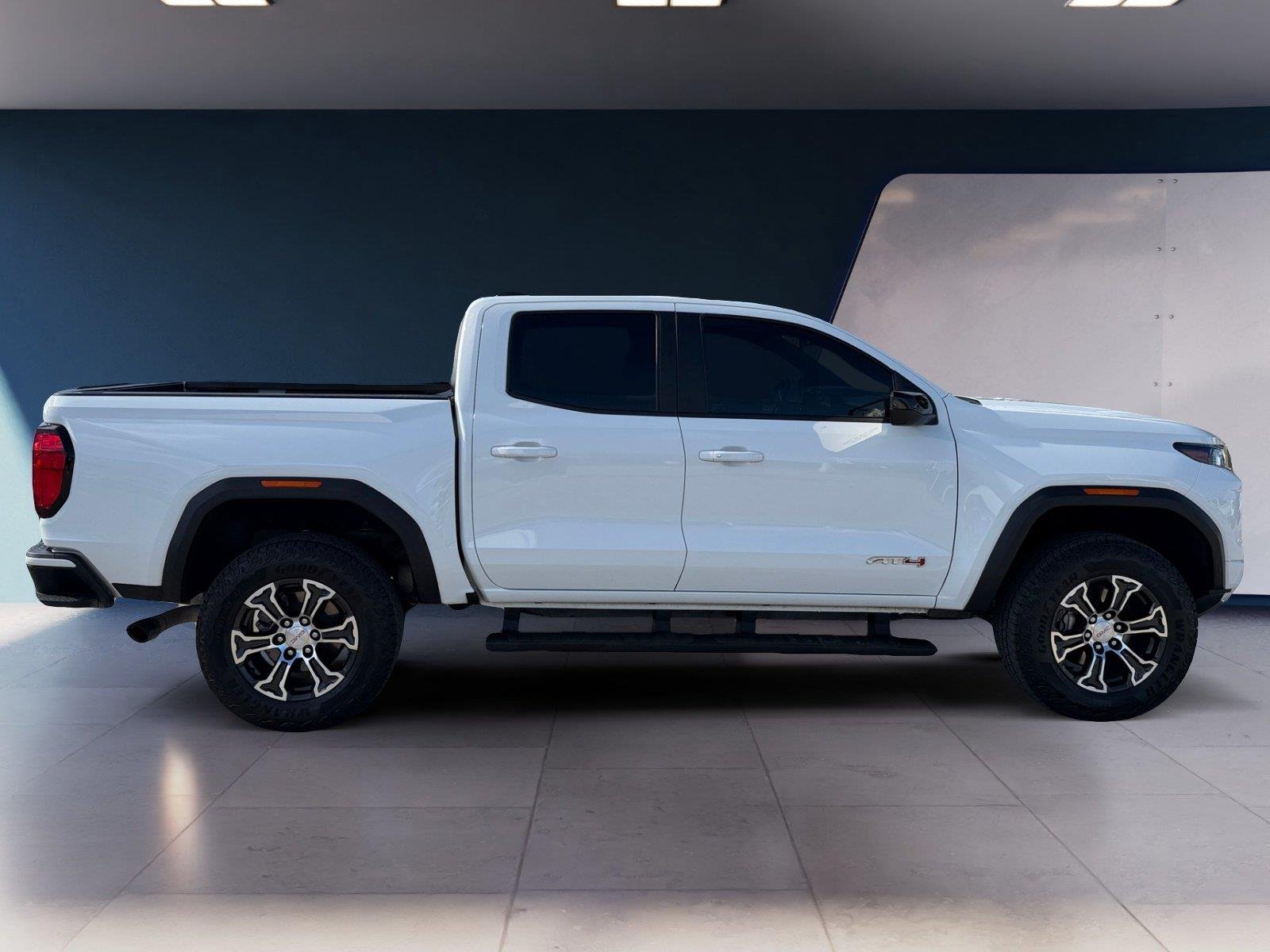 2025 GMC Canyon AT4 - Photo 6