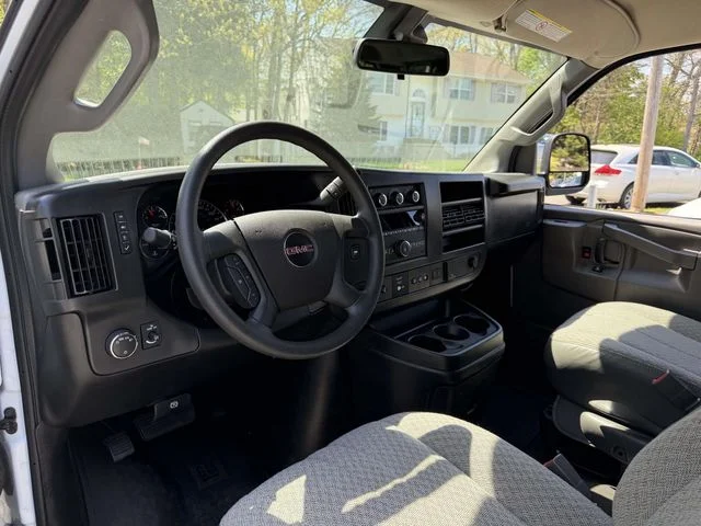 Used 2025 White GMC LT image 24